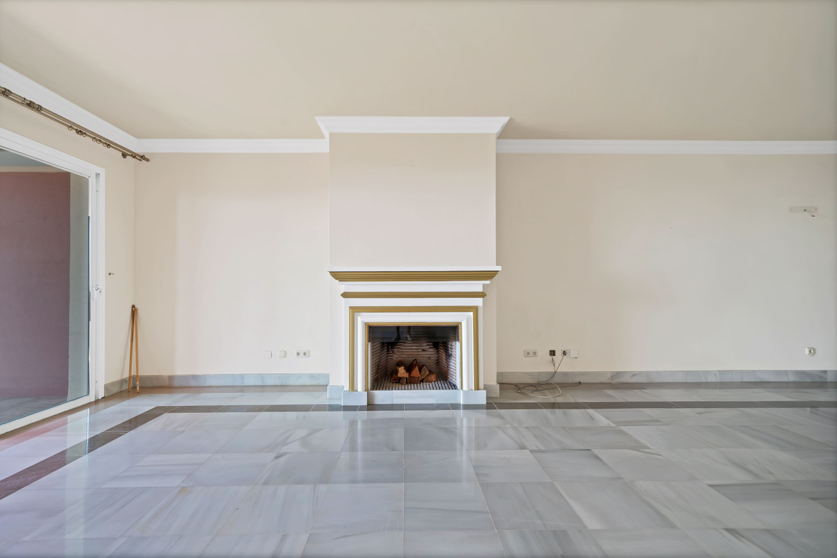 2 bedroom Apartments for sale in Monte Halcones – R5120149 2 bedroom Apartments for sale in Monte Halcones – R5120149