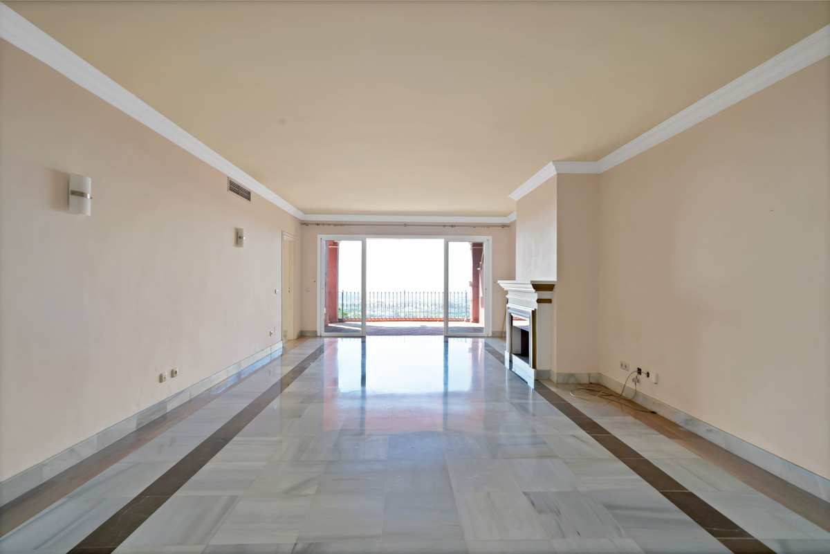 2 bedroom Apartments for sale in Monte Halcones – R5120149 2 bedroom Apartments for sale in Monte Halcones – R5120149
