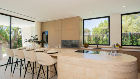 6 bedroom Villas for sale in Los Monteros – R5182747