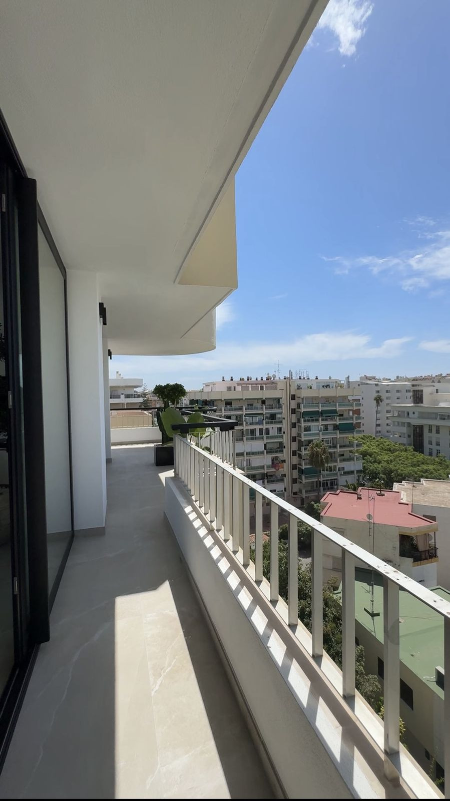 Aticos de 3 dormitorios en venta en Marbella – R5183794