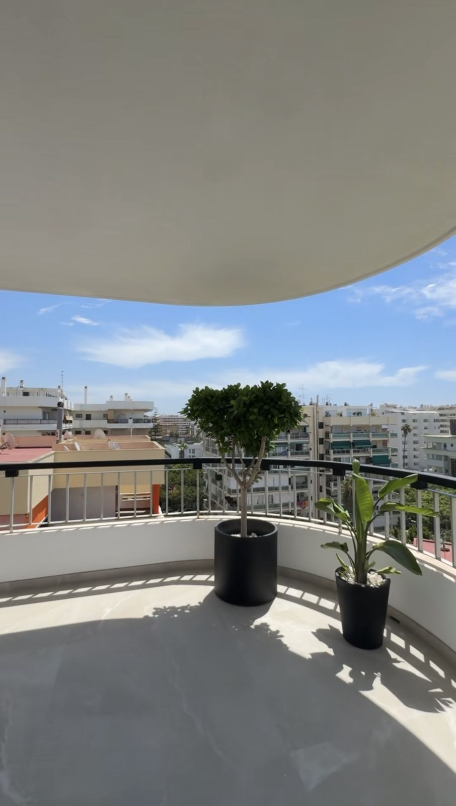 Aticos de 3 dormitorios en venta en Marbella – R5183794