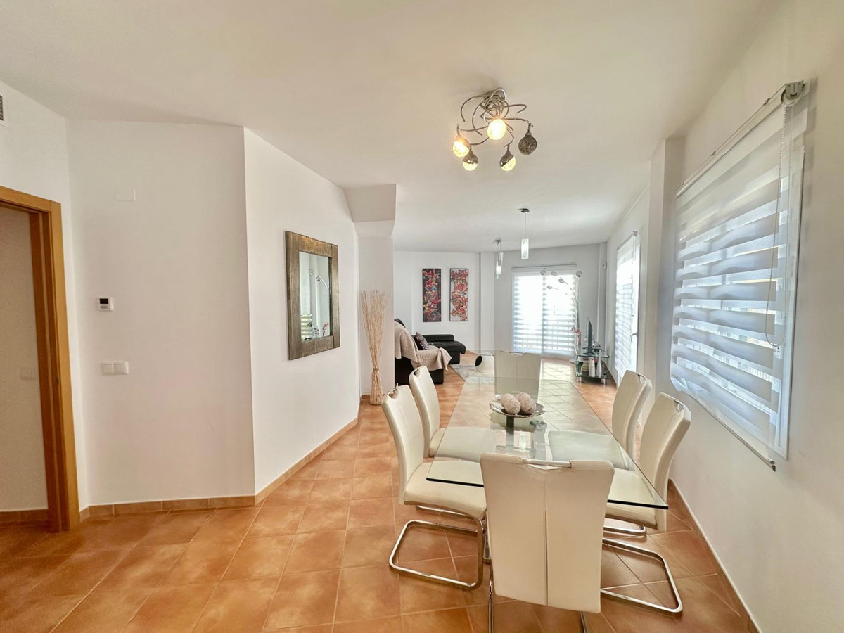 3 bedroom Apartments for sale in Marbella – R5192458
