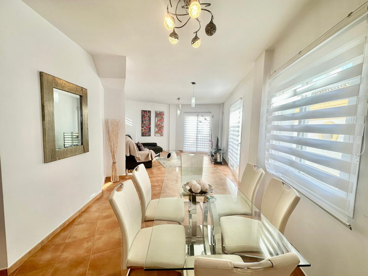 3 bedroom Apartments for sale in Marbella – R5192458