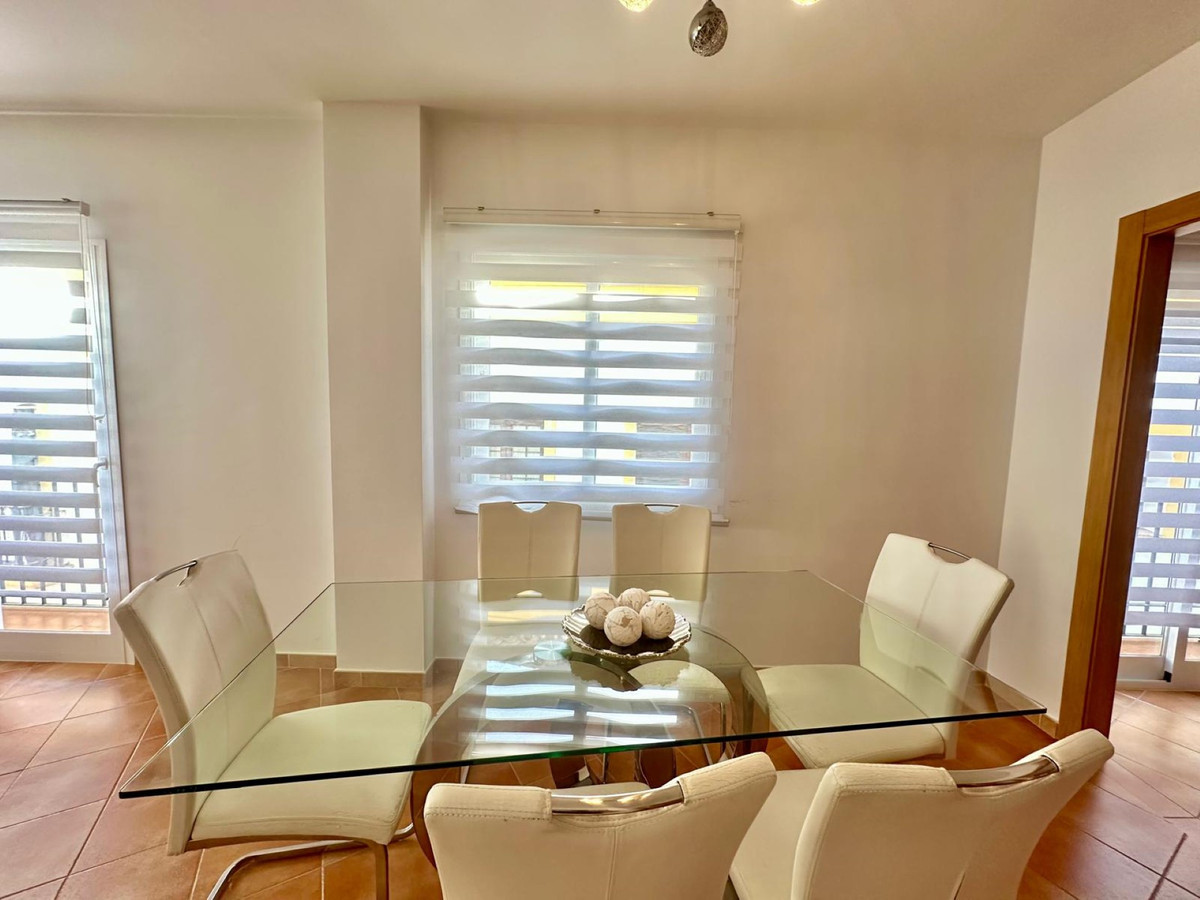 3 bedroom Apartments for sale in Marbella – R5192458