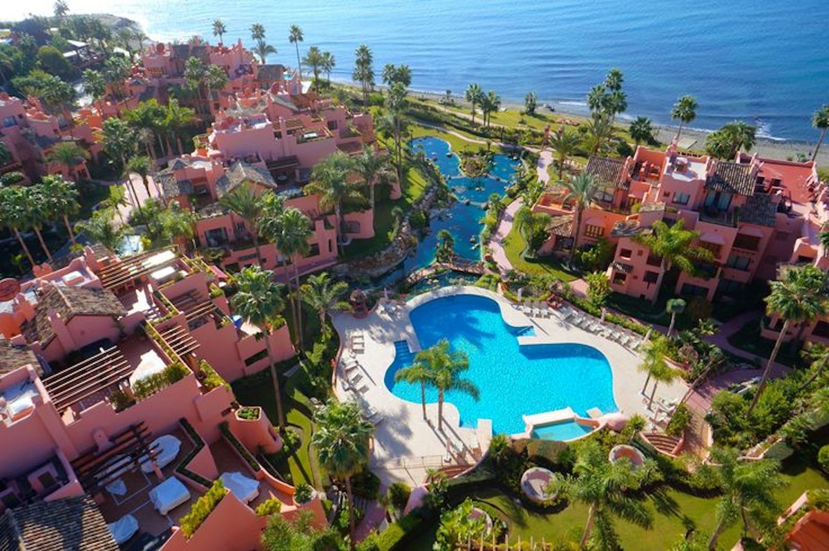 Apartamentos de 3 dormitorios en venta en Nueva Milla de Oro – R5179693