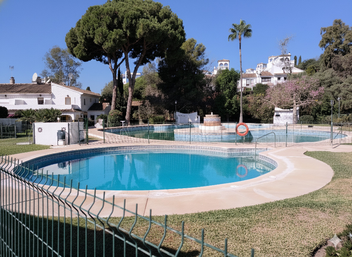 Pareados de 2 dormitorios en venta en Elviria – R5200438