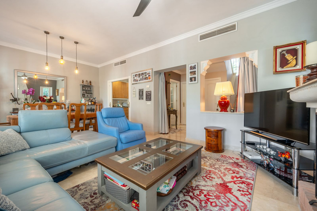 3 bedroom Semi-detached for sale in Elviria – R5186377