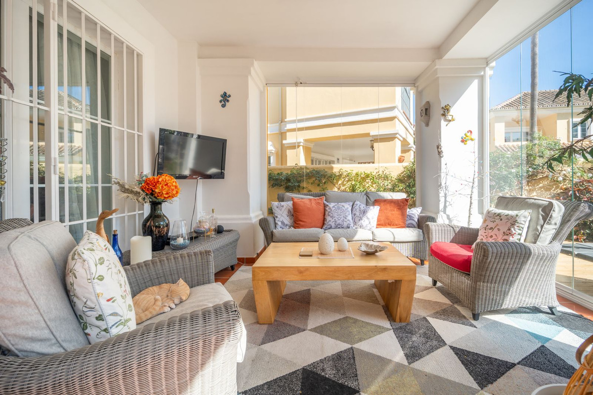 3 bedroom Semi-detached for sale in Elviria – R5186377
