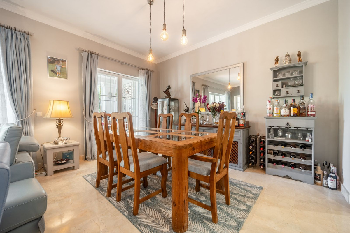 3 bedroom Semi-detached for sale in Elviria – R5186377