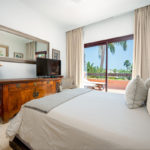 Adosados de 5 dormitorios en venta en Marbella – R5181520