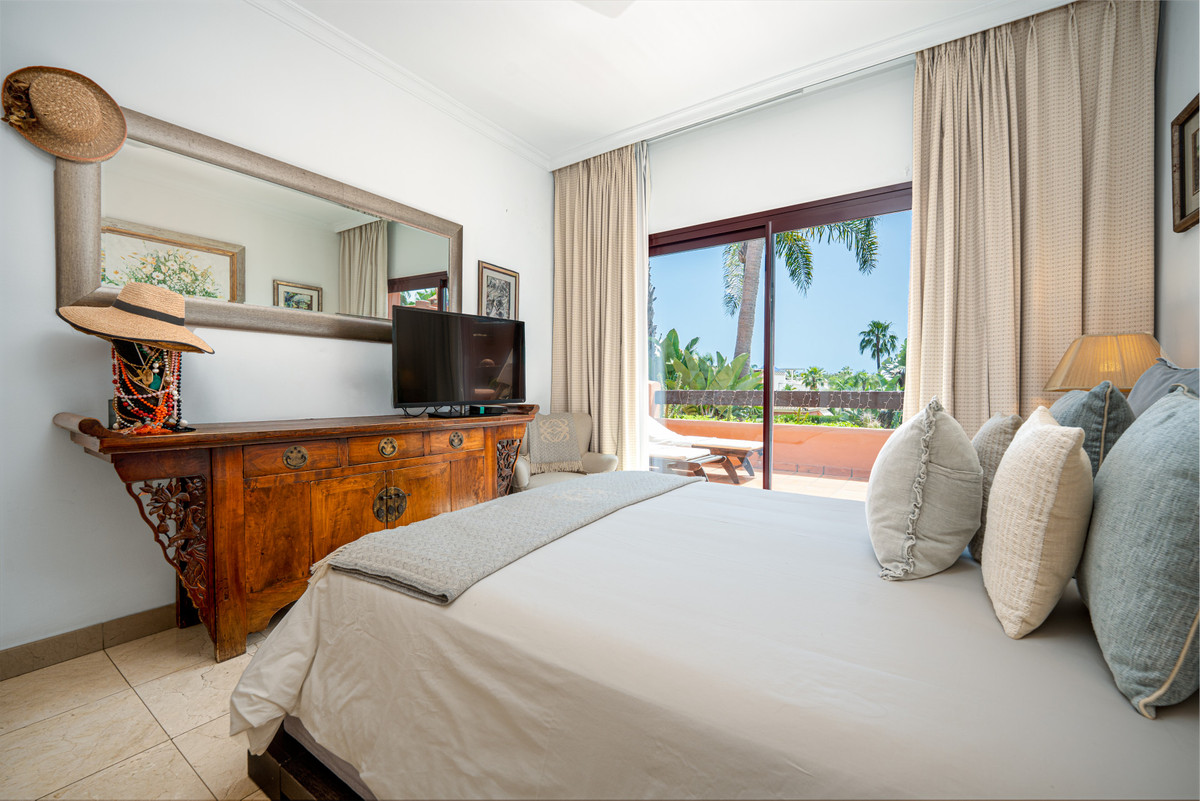 Adosados de 5 dormitorios en venta en Marbella – R5181520