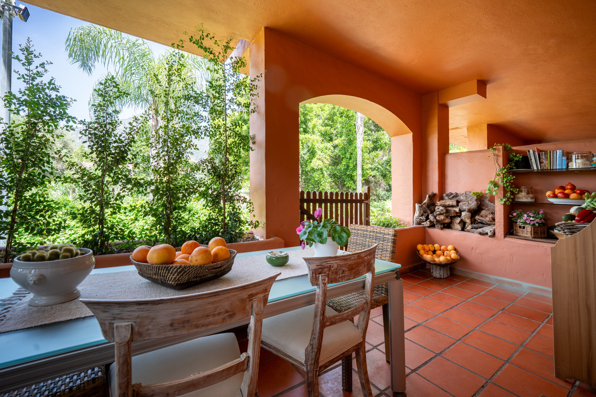 Adosados de 5 dormitorios en venta en Marbella – R5181520