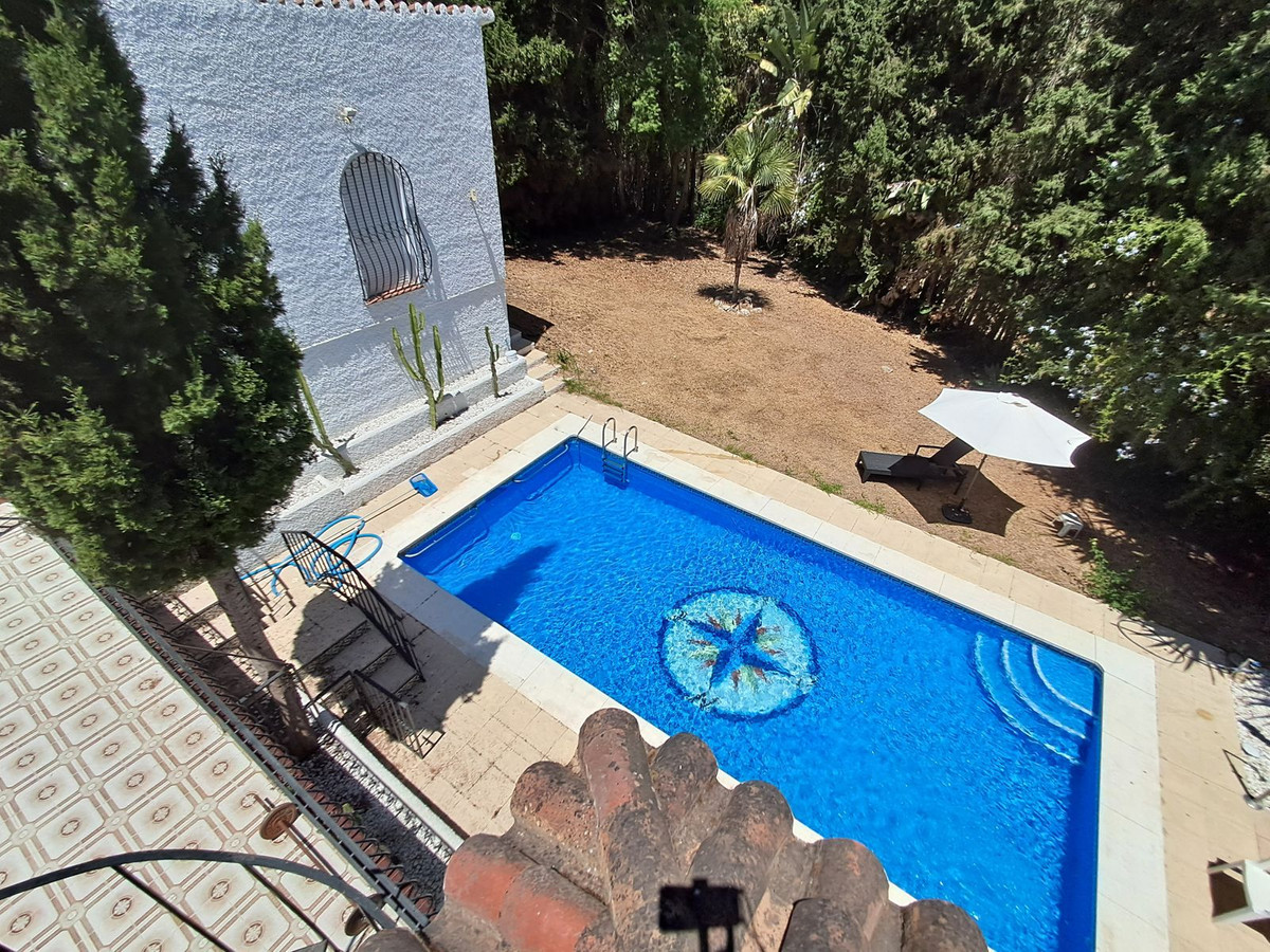 Villas de 3 dormitorios en venta en Calahonda – R5166562