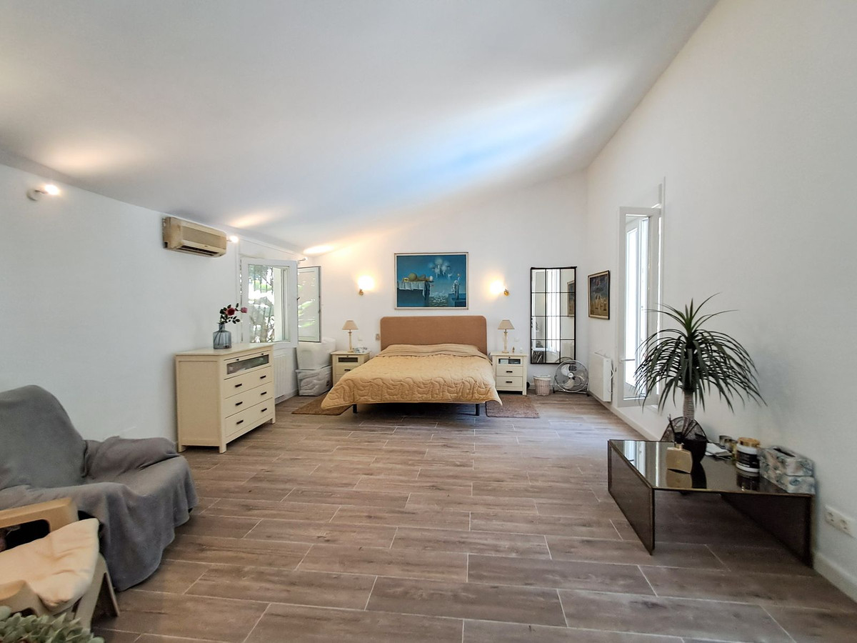 Villas de 3 dormitorios en venta en Calahonda – R5166562