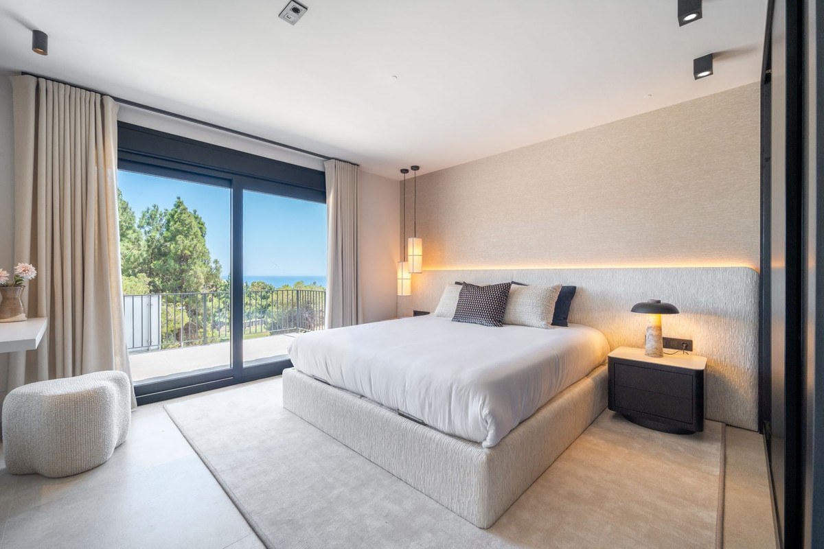 5 bedroom Villas for sale in La Cala de Mijas – R5123923