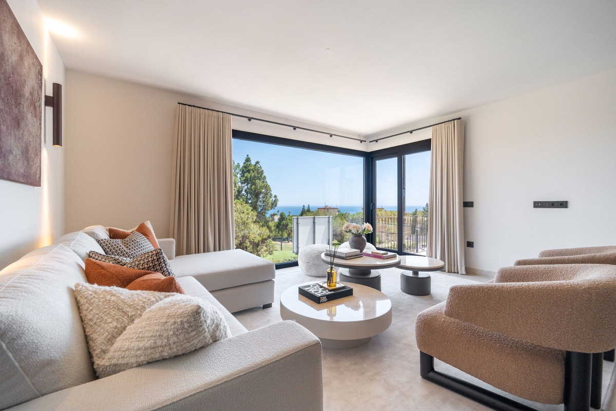 5 bedroom Villas for sale in La Cala de Mijas – R5123923