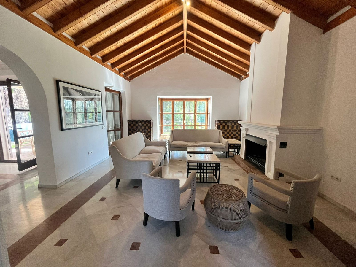 Villas de 5 dormitorios en venta en Guadalmina Alta – R5186386