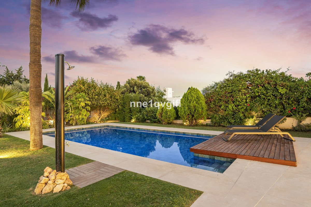 4 bedroom Villas for sale in Guadalmina Alta – R5032297