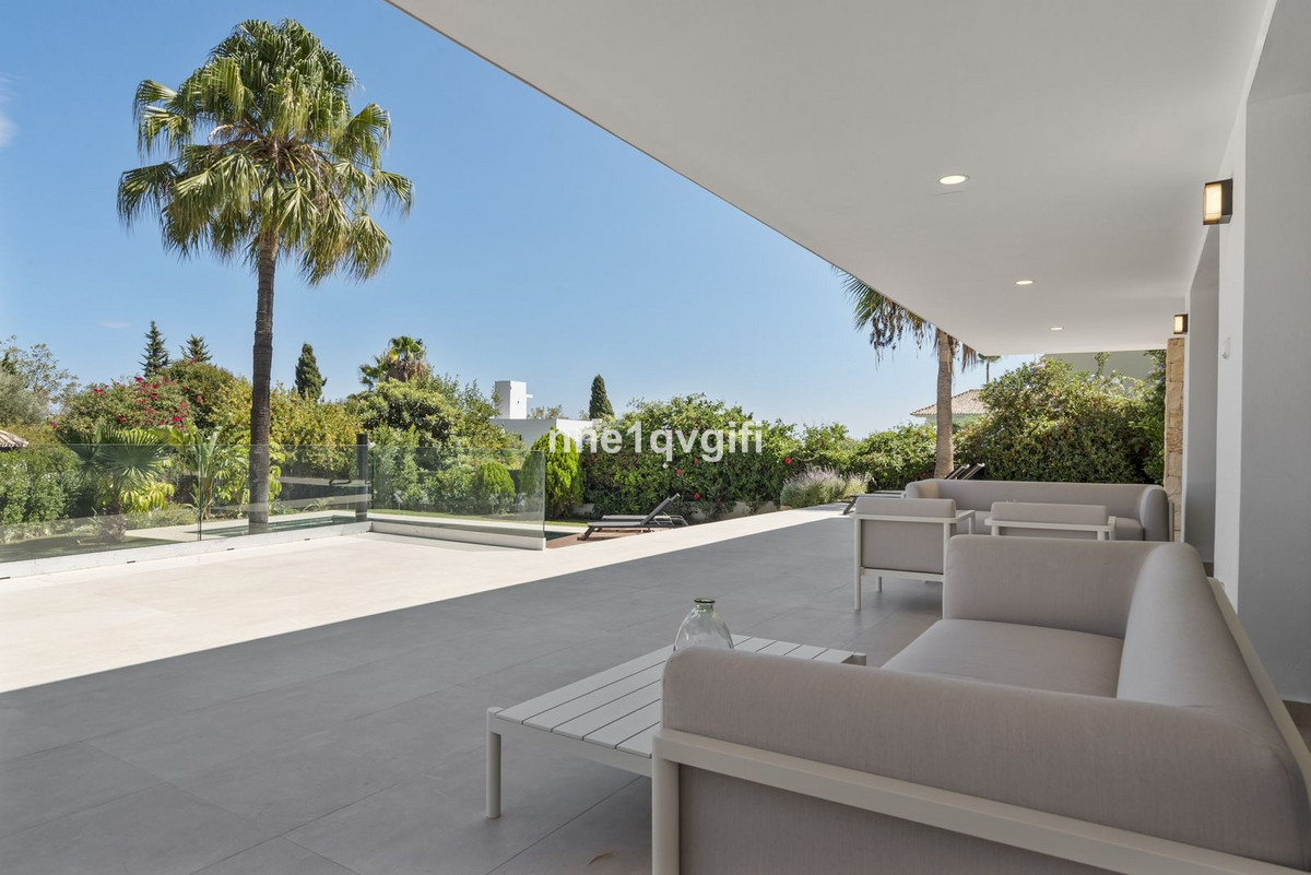4 bedroom Villas for sale in Guadalmina Alta – R5032297