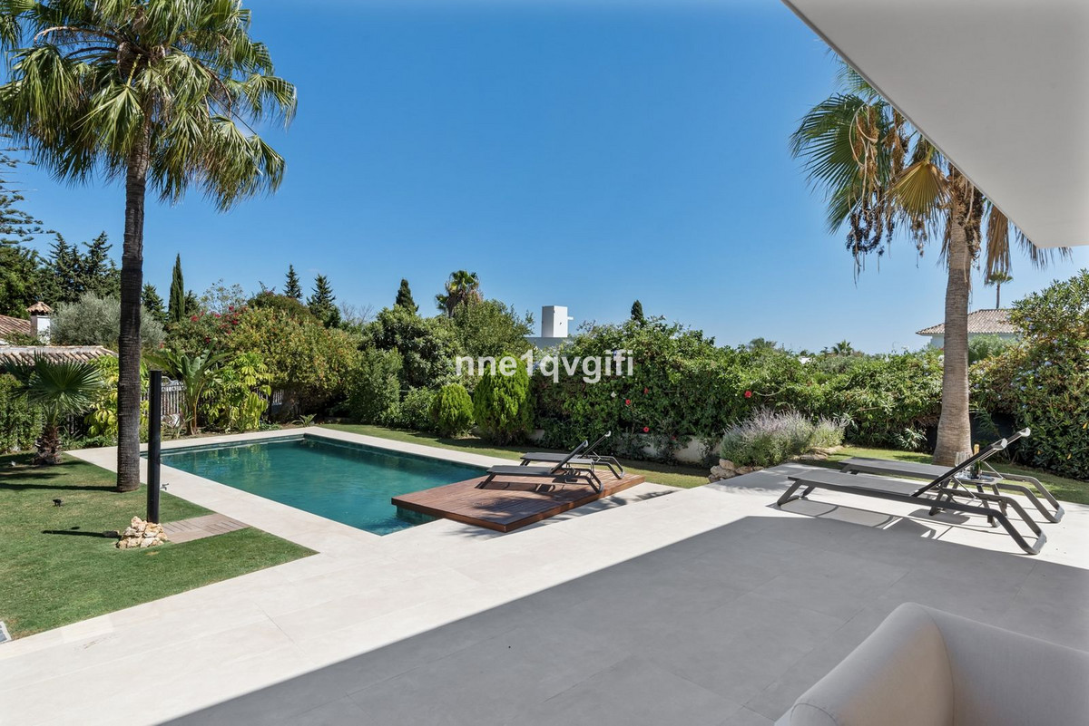 4 bedroom Villas for sale in Guadalmina Alta – R5032297
