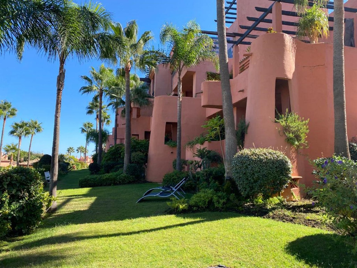 Apartamentos de 2 dormitorios en venta en Elviria – R4831600