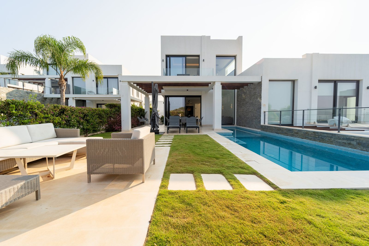 5 bedroom Semi-detached for sale in Cabopino – R5162422
