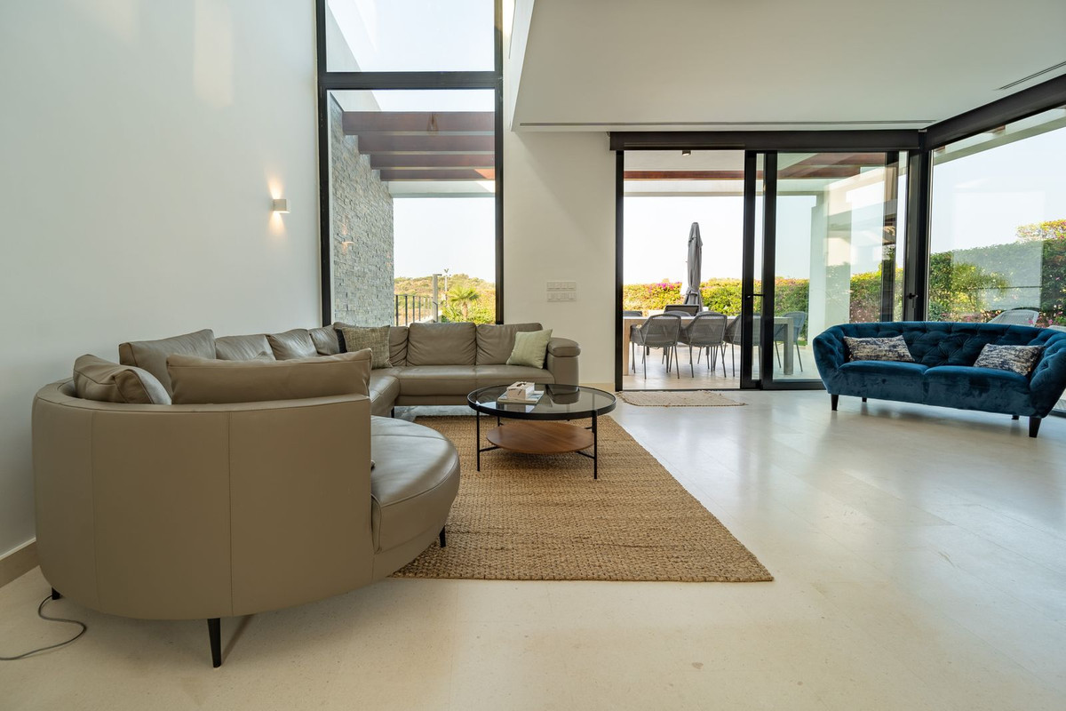 5 bedroom Semi-detached for sale in Cabopino – R5162422