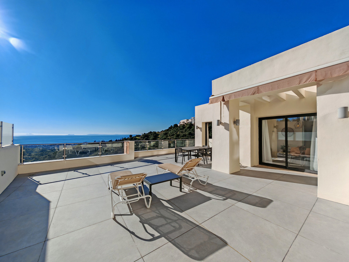 2 bedroom Penthouses for sale in Altos de los Monteros – R5169739
