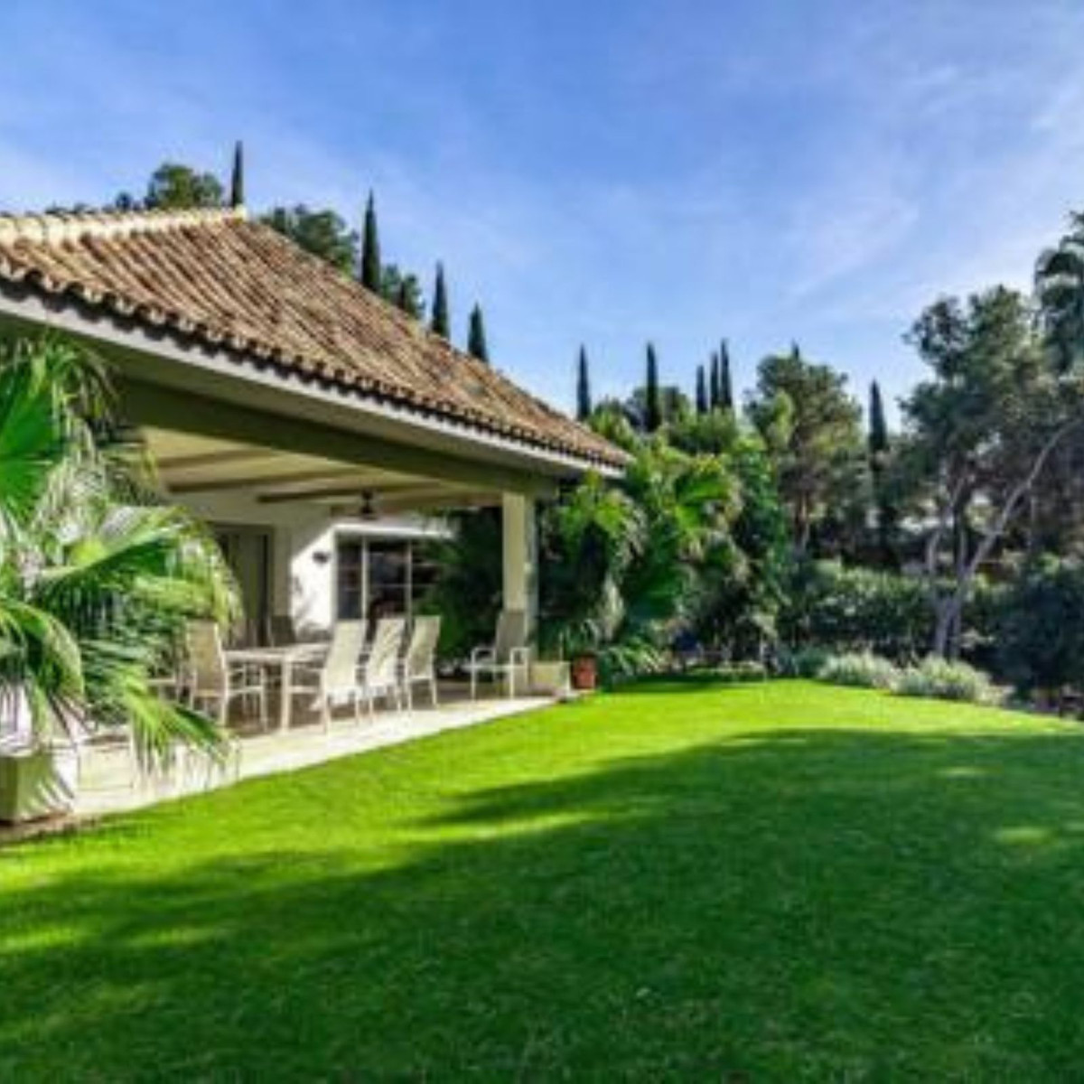 Villas de 5 dormitorios en venta en Marbella – R5186215
