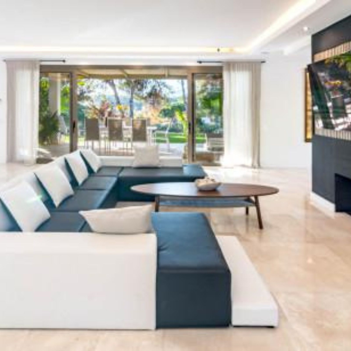 Villas de 5 dormitorios en venta en Marbella – R5186215
