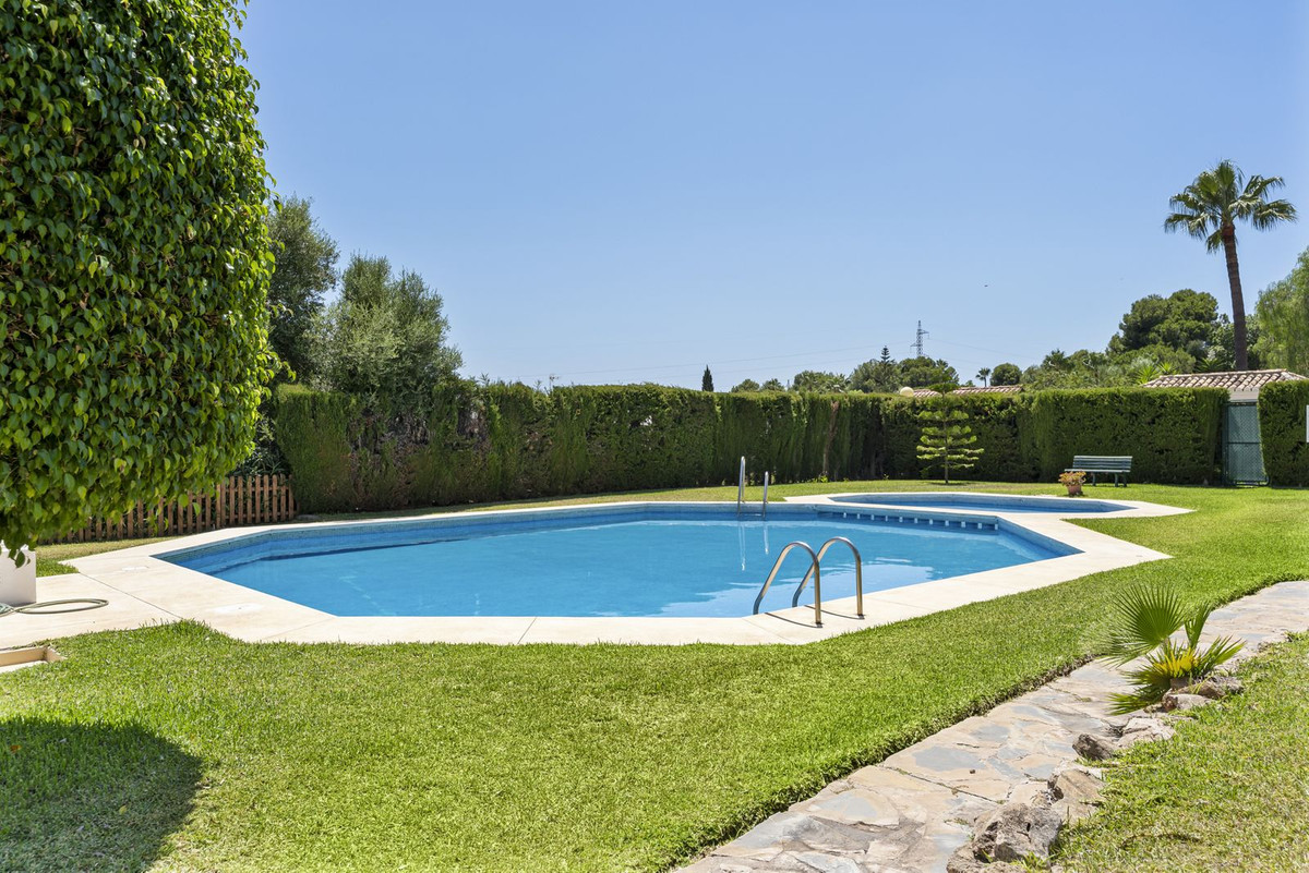5 bedroom Townhouses for sale in Calahonda – R5163811