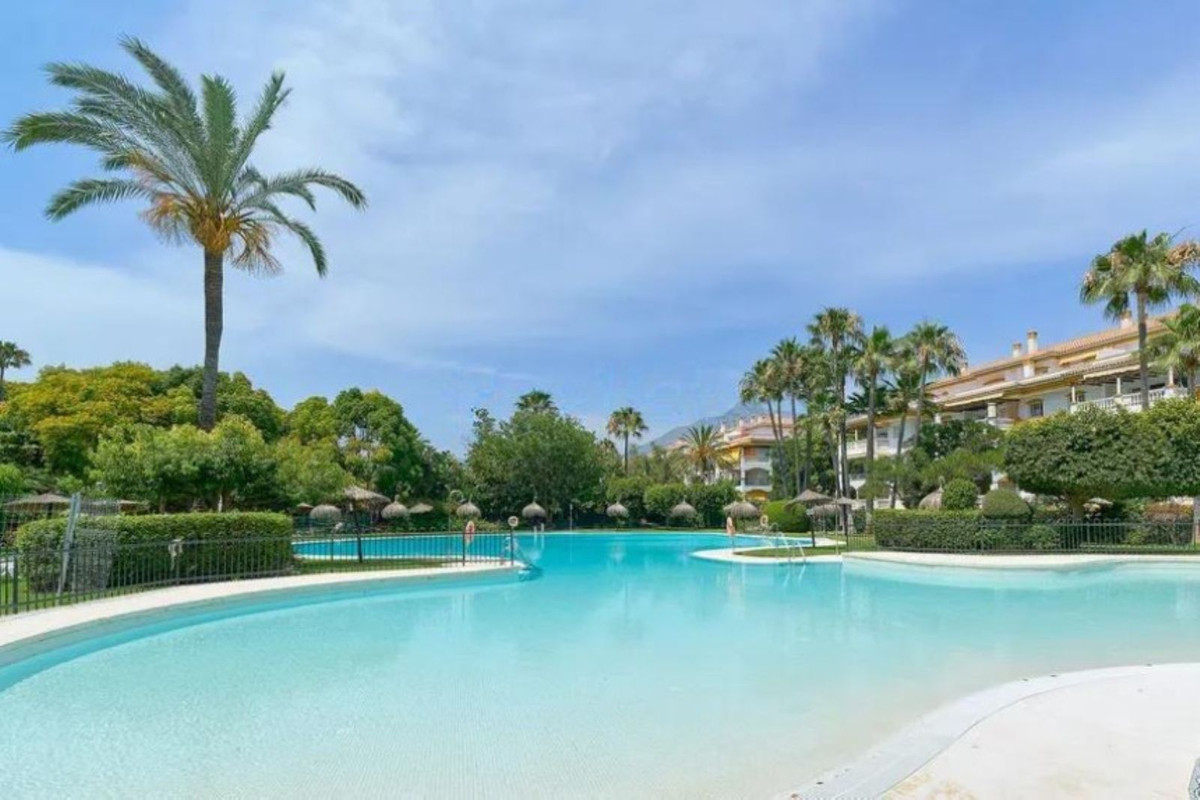 3 bedroom Apartments for sale in Marbella – R5066938
