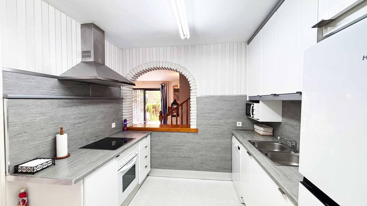 Apartamentos de 2 dormitorios en venta en Las Chapas – R5140051