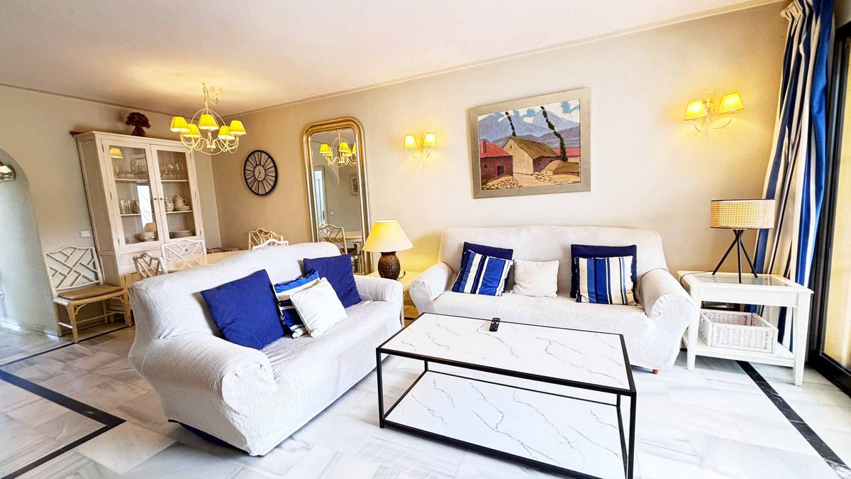 Apartamentos de 2 dormitorios en venta en Las Chapas – R5140051