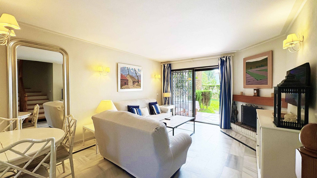 Apartamentos de 2 dormitorios en venta en Las Chapas – R5140051