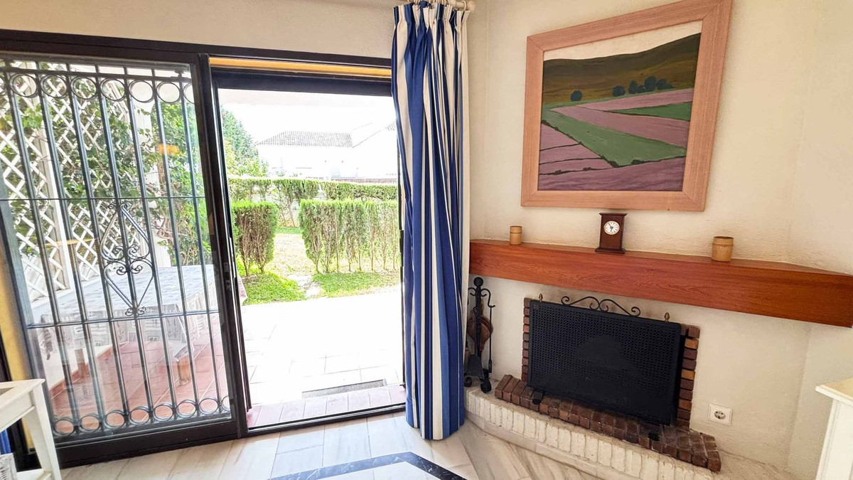 Apartamentos de 2 dormitorios en venta en Las Chapas – R5140051