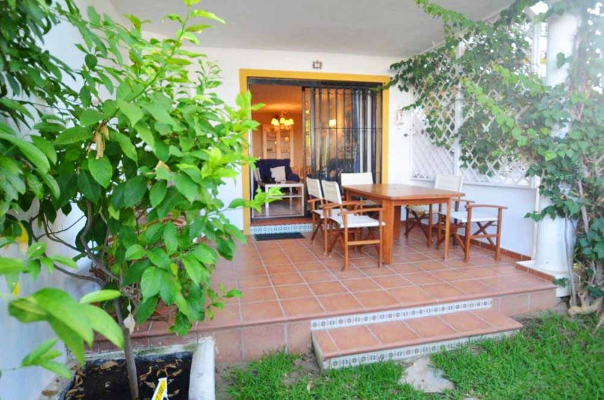 Apartamentos de 2 dormitorios en venta en Las Chapas – R5140051