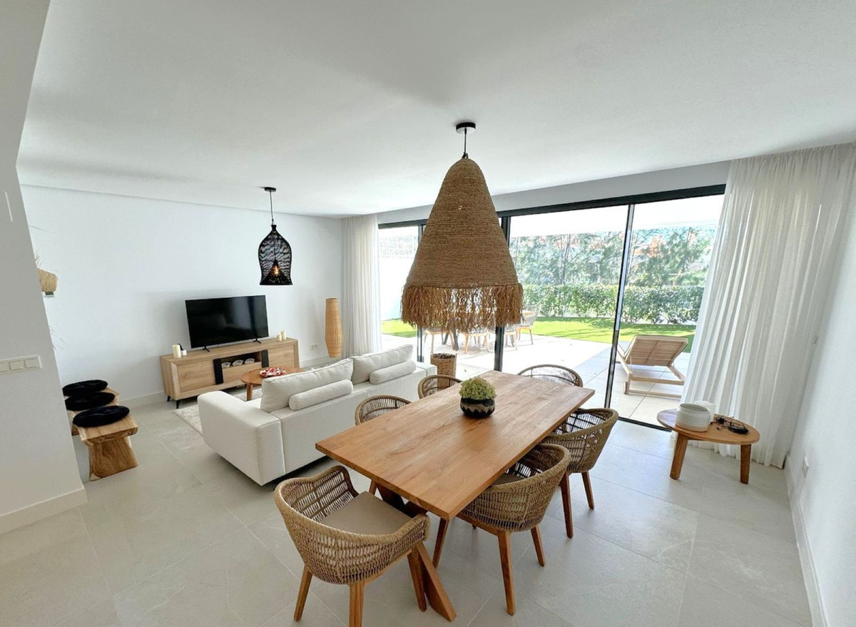 3 bedroom Apartments for sale in Cabopino – R4842436