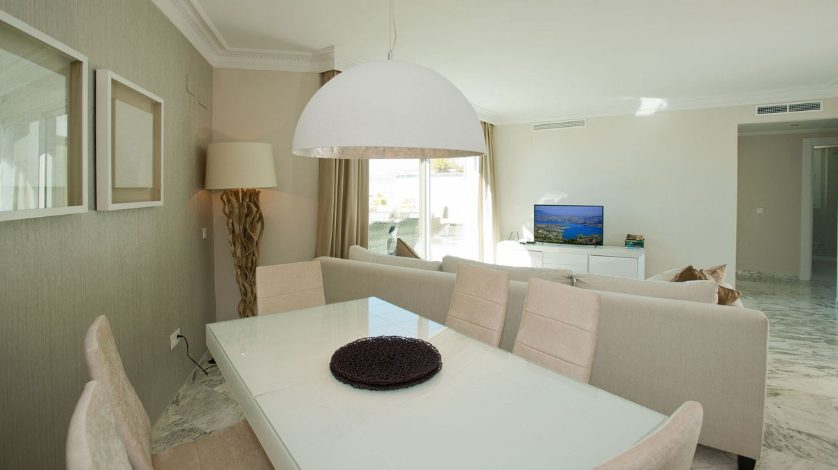 3 bedroom Apartments for sale in Marbella – R5184199
