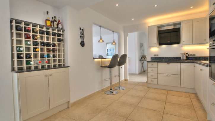 4 bedroom Villas for sale in La Cala de Mijas – R5055706 in 