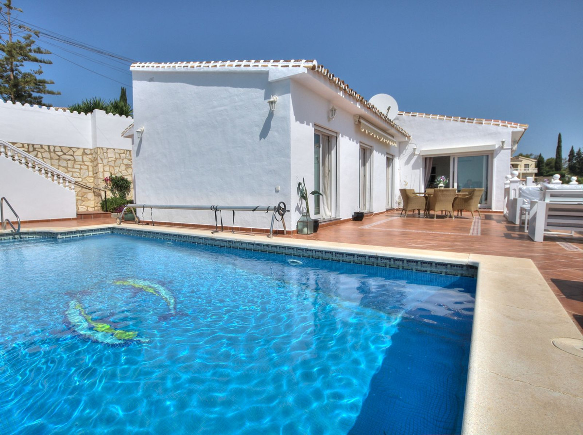 4 bedroom Villas for sale in La Cala de Mijas – R5055706 4 bedroom Villas for sale in La Cala de Mijas – R5055706