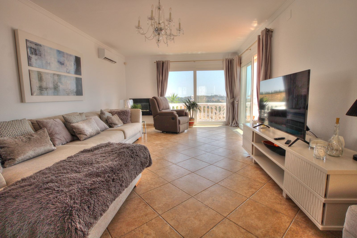 4 bedroom Villas for sale in La Cala de Mijas – R5055706 4 bedroom Villas for sale in La Cala de Mijas – R5055706