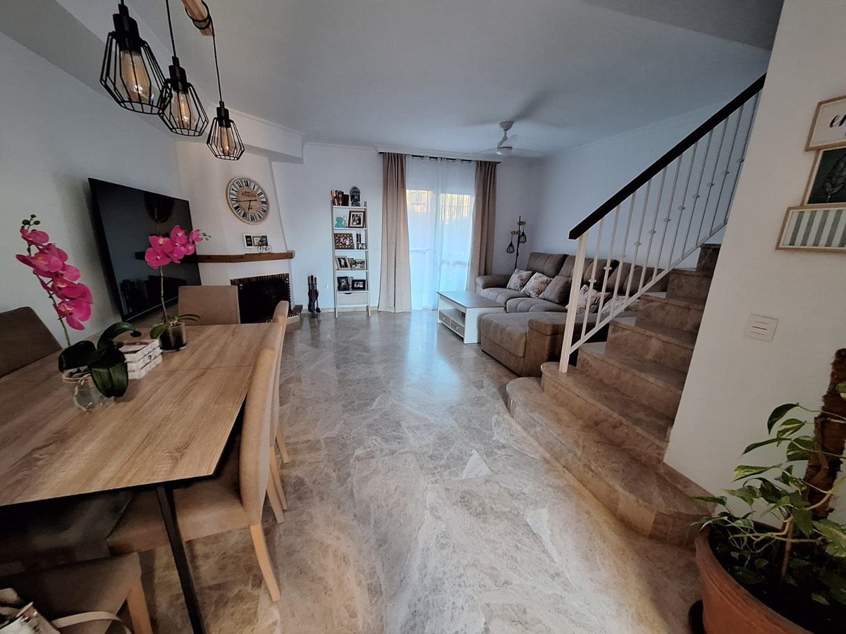 4 bedroom Townhouses for sale in Marbella – R5204749 4 bedroom Townhouses for sale in Marbella – R5204749