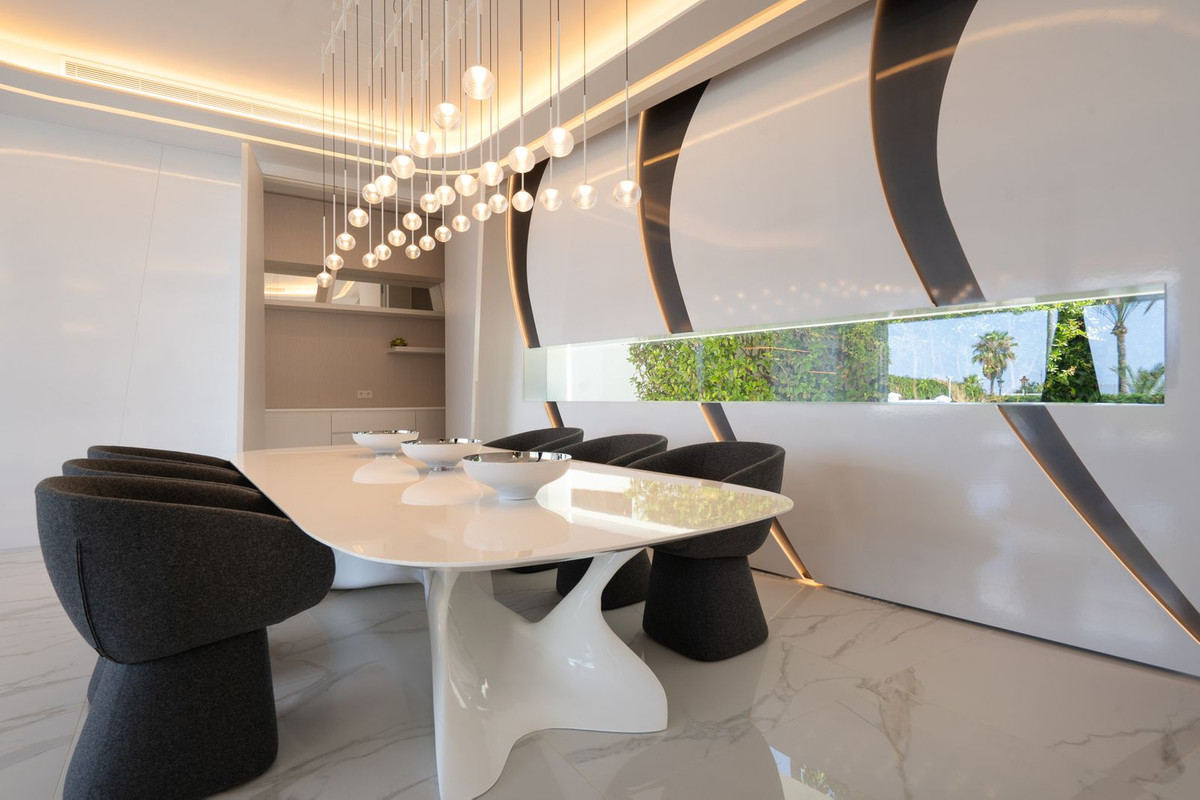 6 bedroom Villas for sale in Los Monteros – R5168896