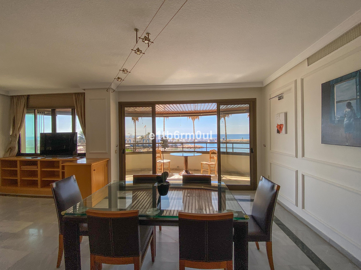 3 bedroom Apartments for sale in Marbella – R5007331