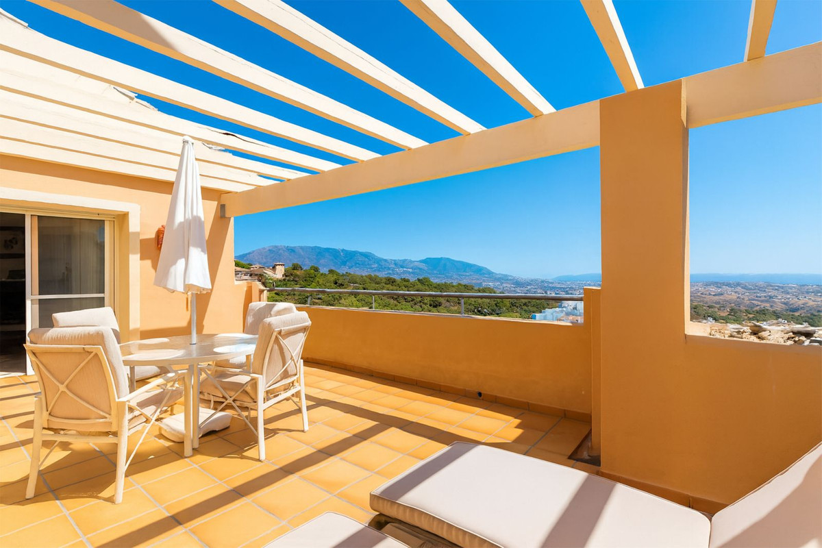 2 bedroom Penthouses for sale in La Mairena – R5185348