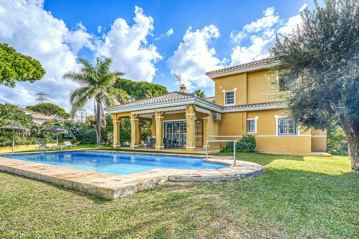 Villas de 5 dormitorios en venta en El Rosario – R5192395
