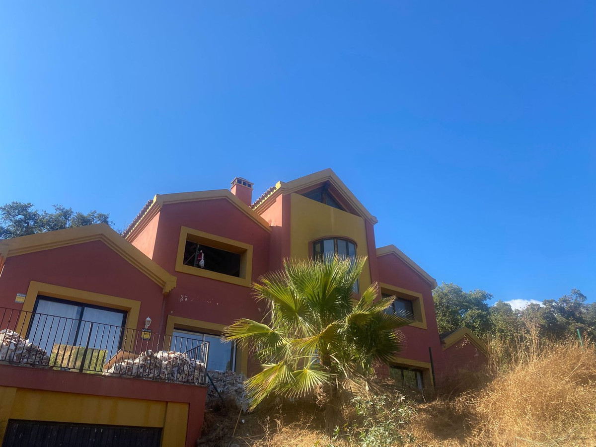 6 bedroom Villas for sale in Elviria – R5183110 6 bedroom Villas for sale in Elviria – R5183110