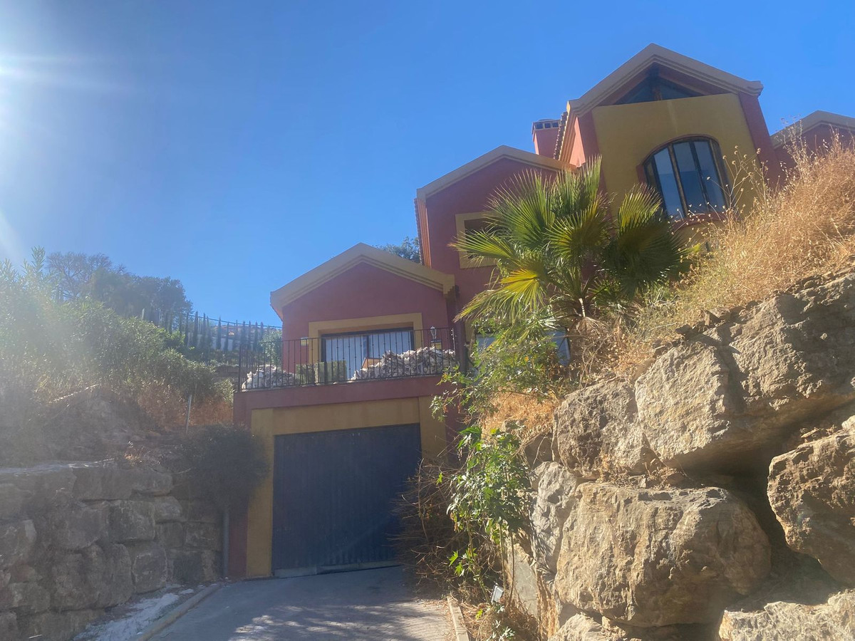 6 bedroom Villas for sale in Elviria – R5183110 6 bedroom Villas for sale in Elviria – R5183110