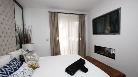 Apartamentos de 2 dormitorios en venta en Elviria – R5126038